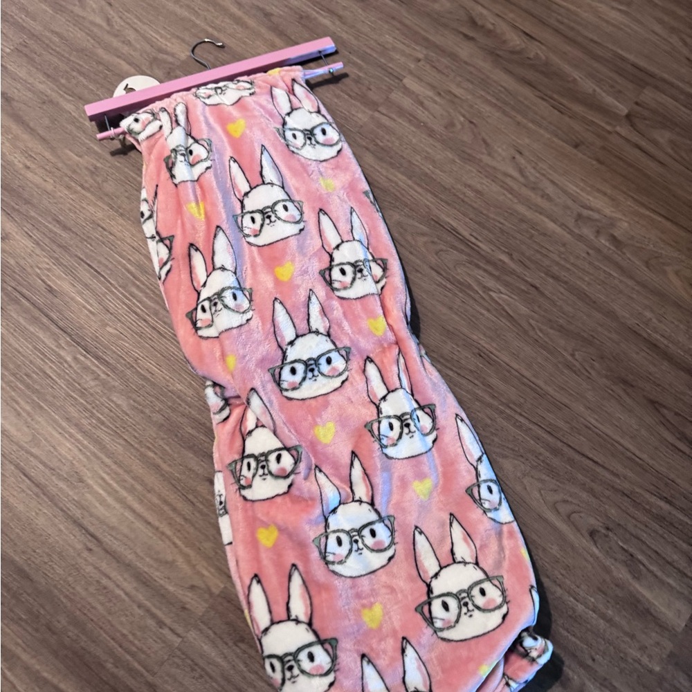 Adorable Pink Bunny throw blanket